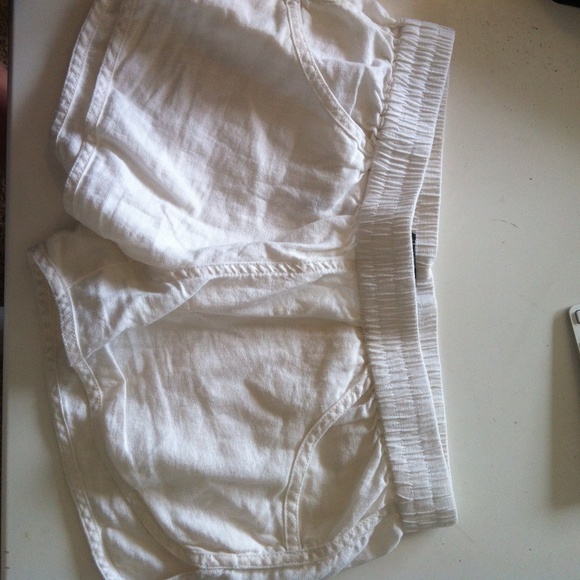 New volcom white shorts