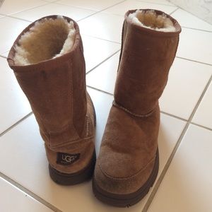 UGG Ultimate Short Boots