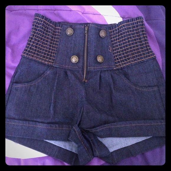 High waisted stretchy denim shorts