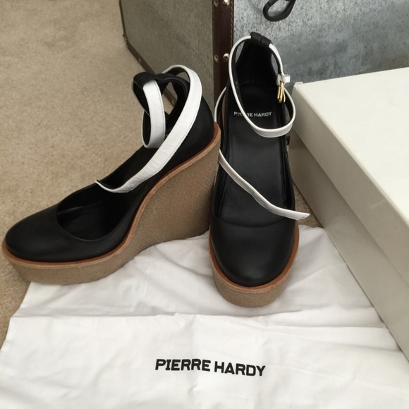 Pierre Hardy black ankle strap wedges - Picture 2 of 4