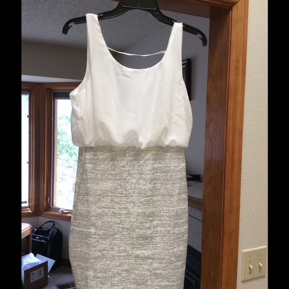 White w/ silver sparkles PERFECT FOR NYE! 🎉🍾🥂