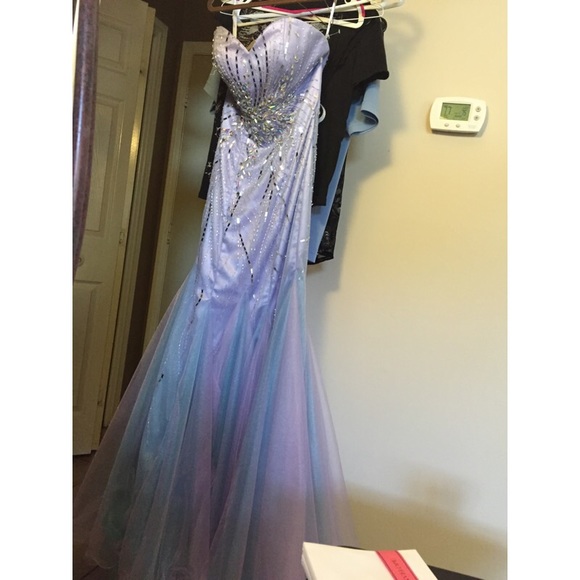 Size 0 formal gown! FIRE SALE amazing deal!!!🔥🔥 - Picture 3 of 4