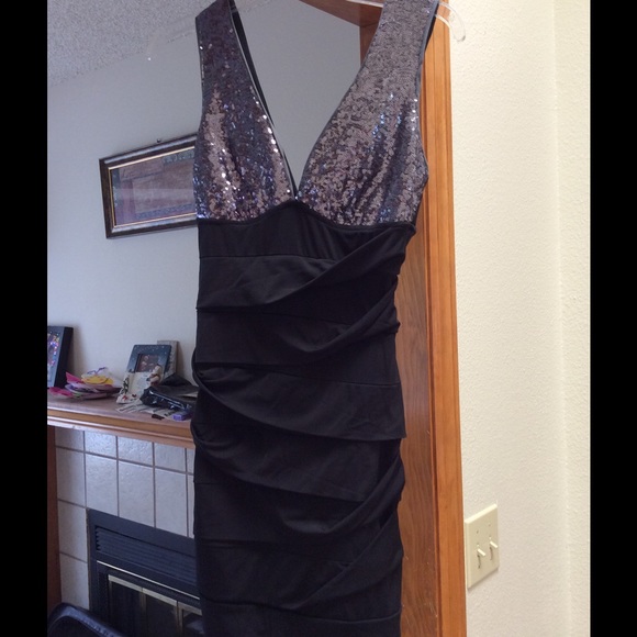 Cocktail Dress--PERFECT FOR A HOLIDAY PARTY!!