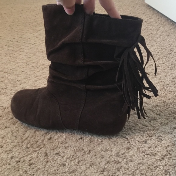 Shoes - Picture 2 of 4
