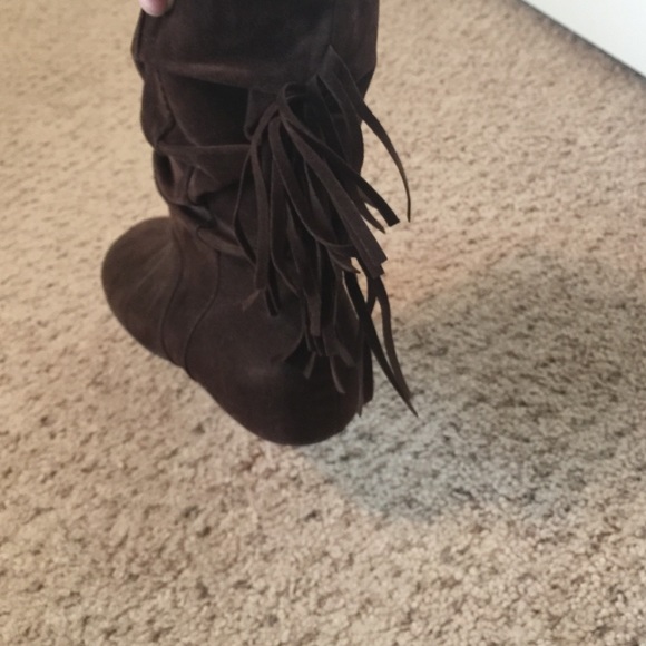 Shoes - Picture 3 of 4
