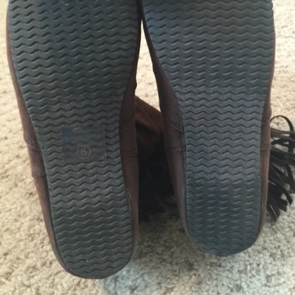 Shoes - Picture 4 of 4