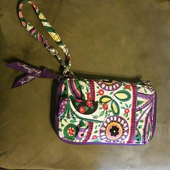 Vera Bradley Clutches & Wallets - Vera bradley wristlet