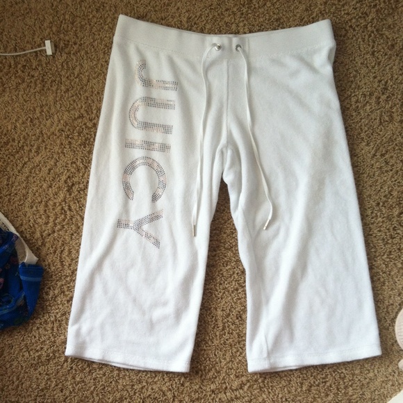 RESERVED ulivjulie  Juicy Couture Capri Pants
