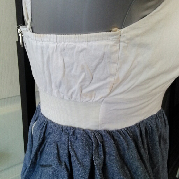 Blue and white balloon skirt dress - Picture 3 of 3