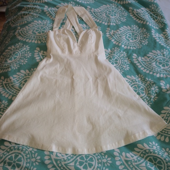 ‼️SOLD‼️ White Tobi Sweetheart dress