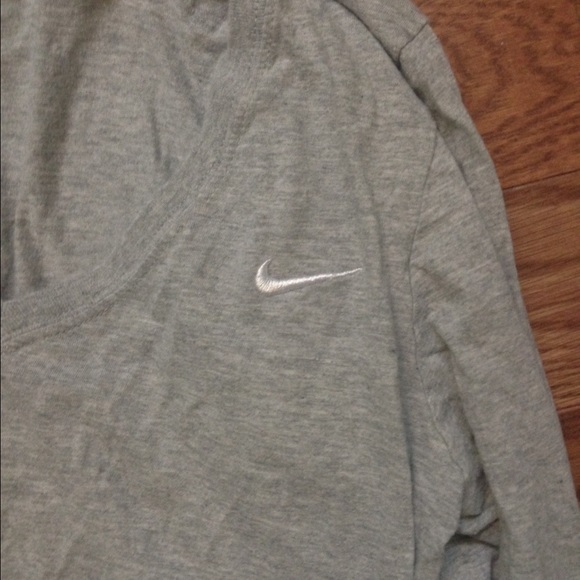 Nike V neck long sleeves - Picture 1 of 2