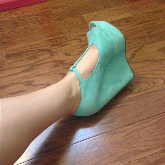 Wedges - Picture 3 of 3