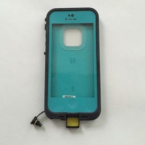 iPhone 5s life proof case