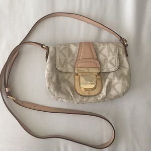 MK coin purse and crossbody vanilla