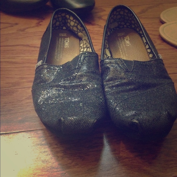 Toms! - Picture 1 of 4