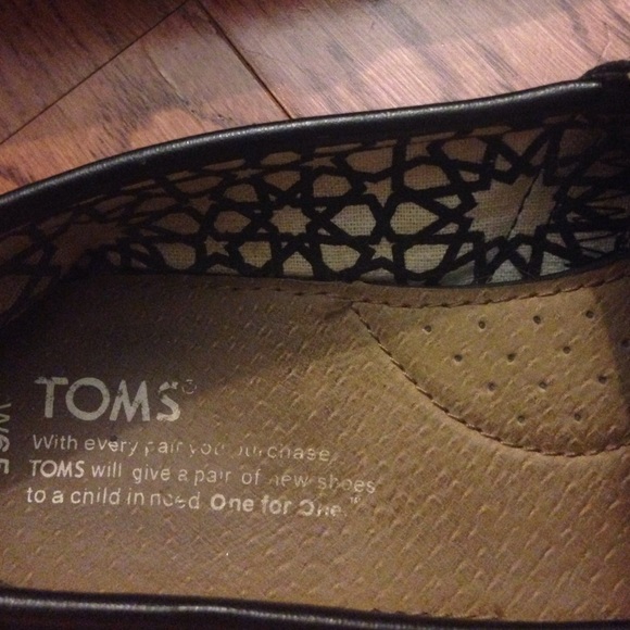 Toms! - Picture 4 of 4