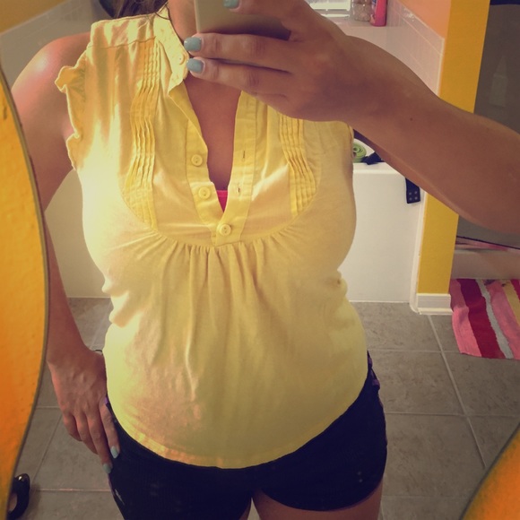 Forever 21 sleeveless shirt