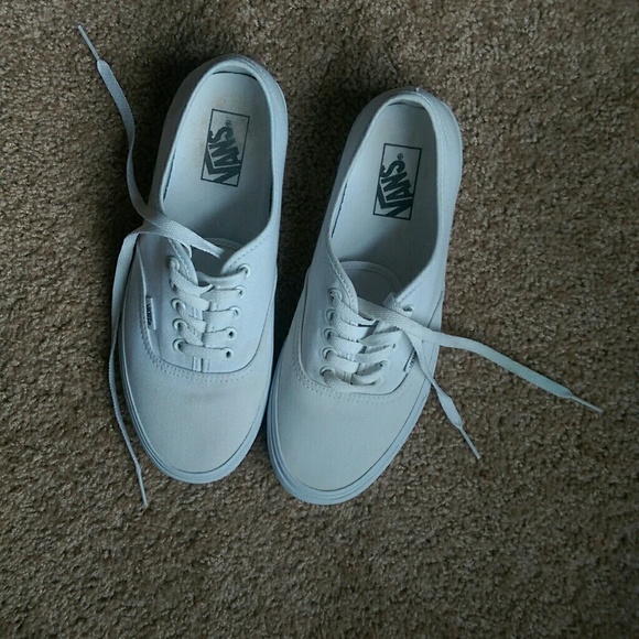 All White Mens Size 9