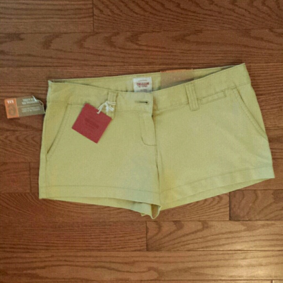 Low waist, straight hip rattan shorts
