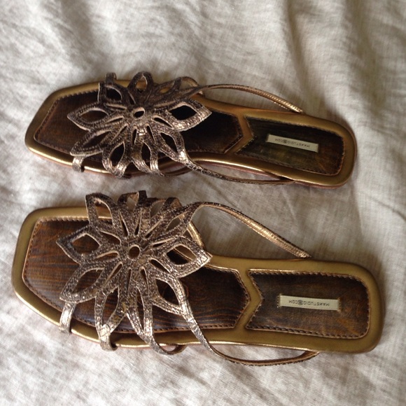 NWOB Max Studio Gold Metallic slide sandals - Picture 2 of 3