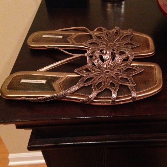 NWOB Max Studio Gold Metallic slide sandals - Picture 3 of 3