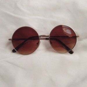 Round sunglasses