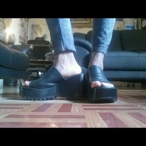 Steve Madden slip on platforms