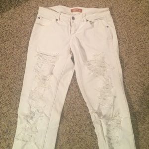 White ripped Forever 21 skinny jeans.