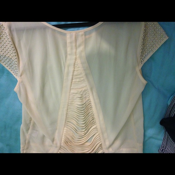 Cute top - Picture 2 of 2