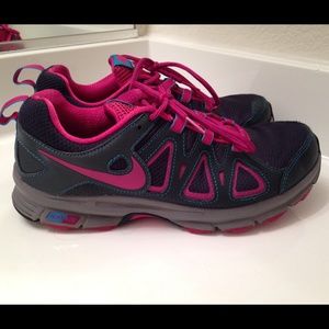 NIKE ALVORD 10 Shoes