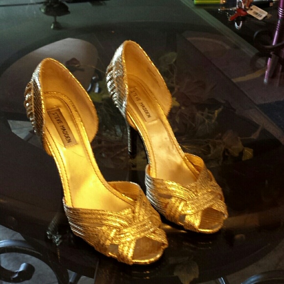 Steven Madden  gold pumps