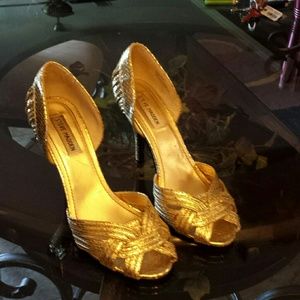 Steven Madden  gold pumps