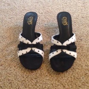 Chaps polka dot kitten heels