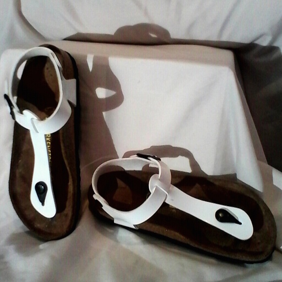 SUMMER SANDAL must have