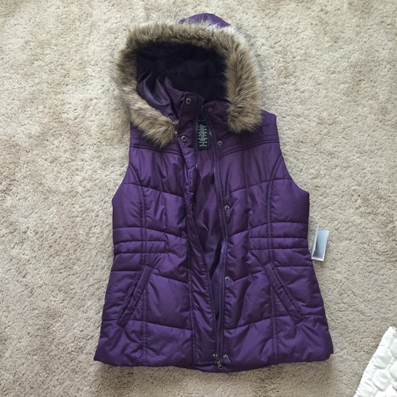 New York & Company hooded vest