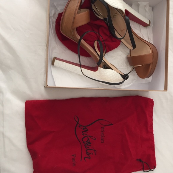 Christian Louboutin // Black & Red Patent Leather Gradient  Christian louboutin heels