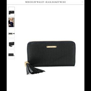 LIKE NEW! Mercer Zip wallet - Black Basket Weave.