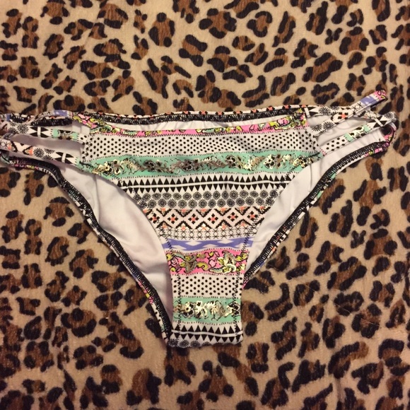 Never worn cheeky swim bottoms from VS!