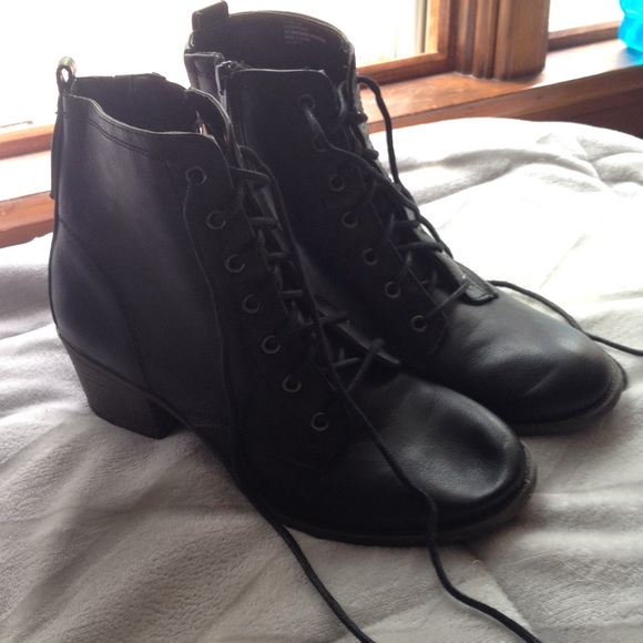 Black Fake Leather Heeled Boots