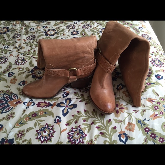 Very fashionable boots.... How cute are these - Picture 1 of 4