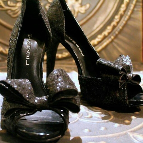 Sparkly black pumps