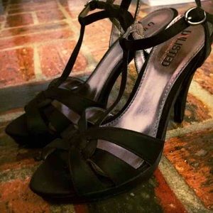 Kenneth Kole Unlisted Heels