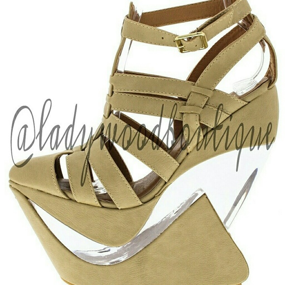 Beautiful wedge  NEW IN BOX