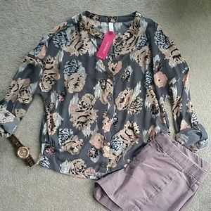 NWT pretty floral top