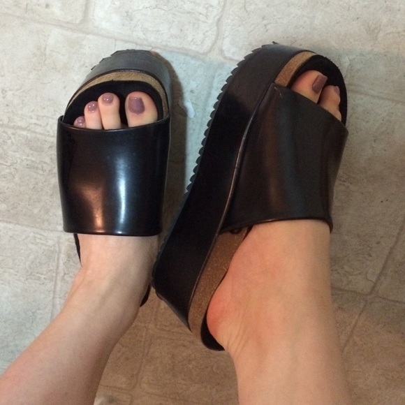 Zara Platforms