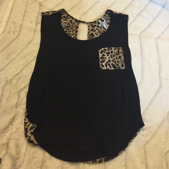 Black top with cheetah pocket