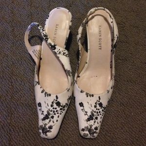 White grey floral heels by Karen Scott