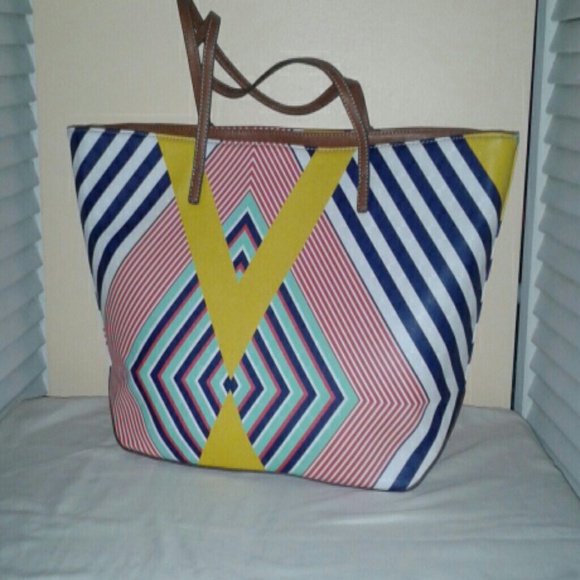 NINE WEST TOTE - Picture 3 of 4