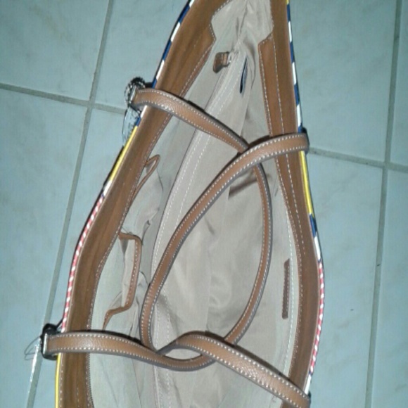 NINE WEST TOTE - Picture 4 of 4