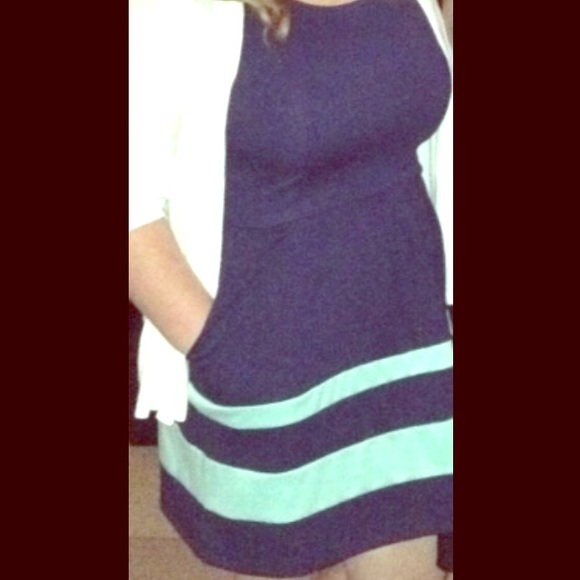 Short casual dress with pockets